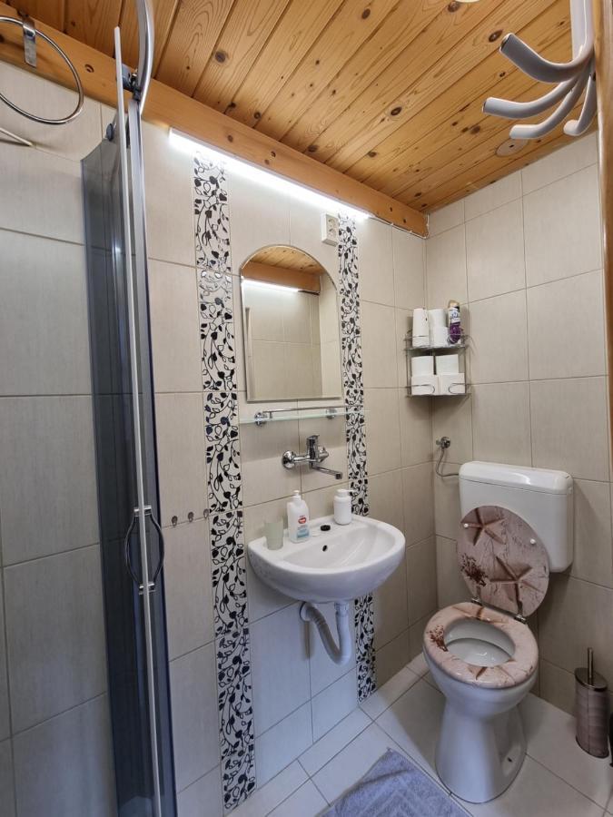Little Cozy Apartman Miskolc Exteriör bild