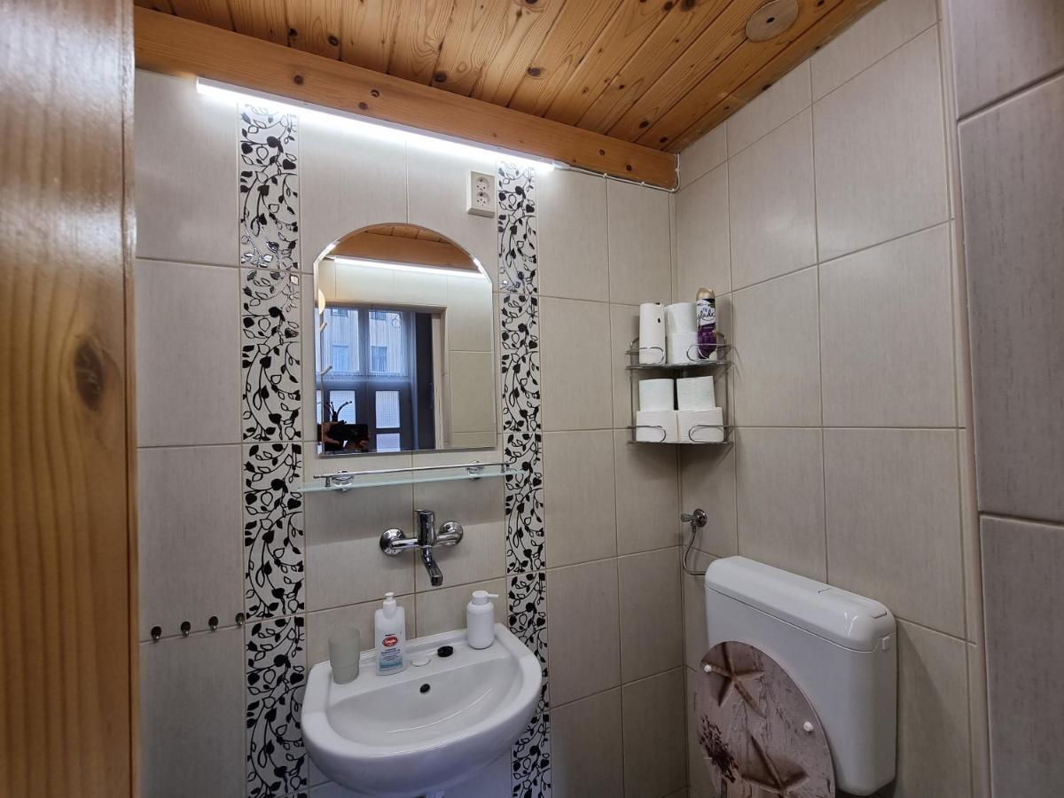 Little Cozy Apartman Miskolc Exteriör bild