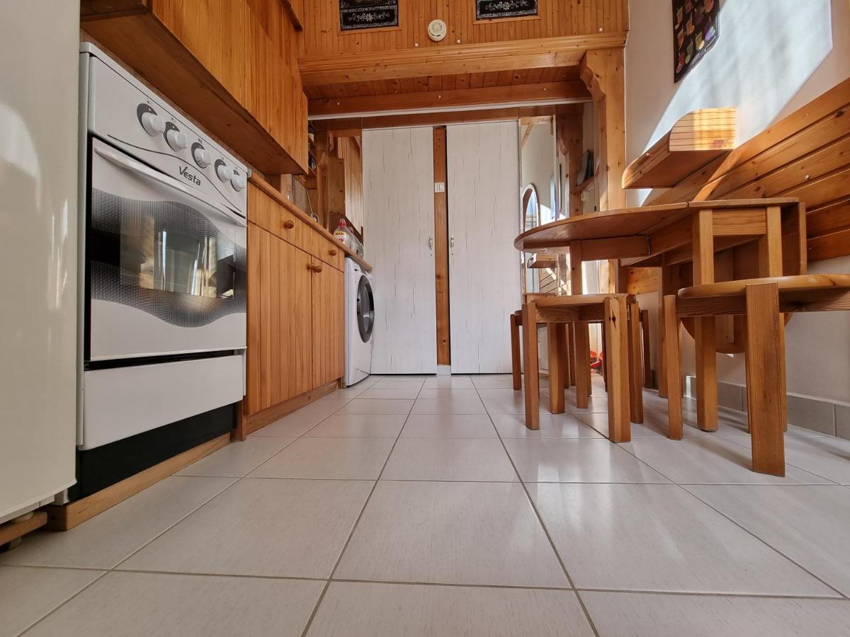 Little Cozy Apartman Miskolc Exteriör bild