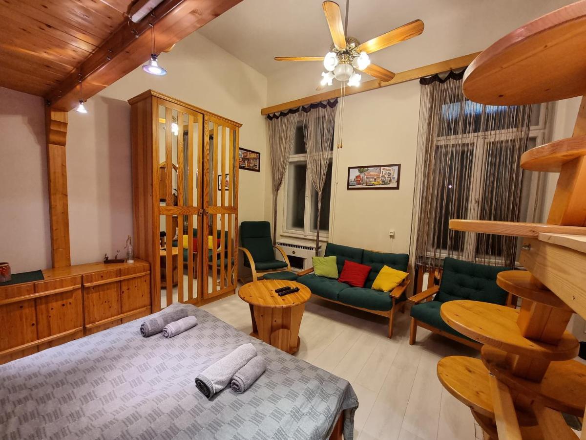 Little Cozy Apartman Miskolc Exteriör bild