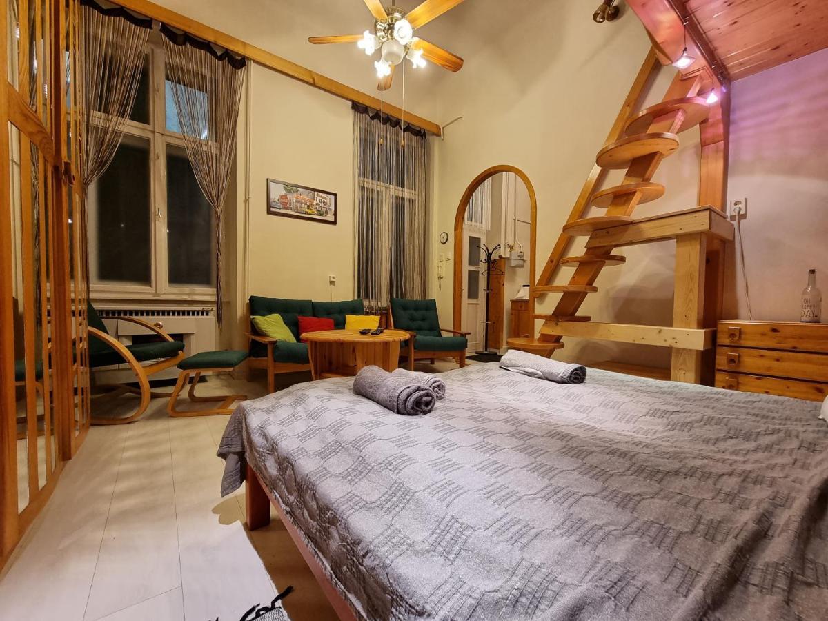 Little Cozy Apartman Miskolc Exteriör bild