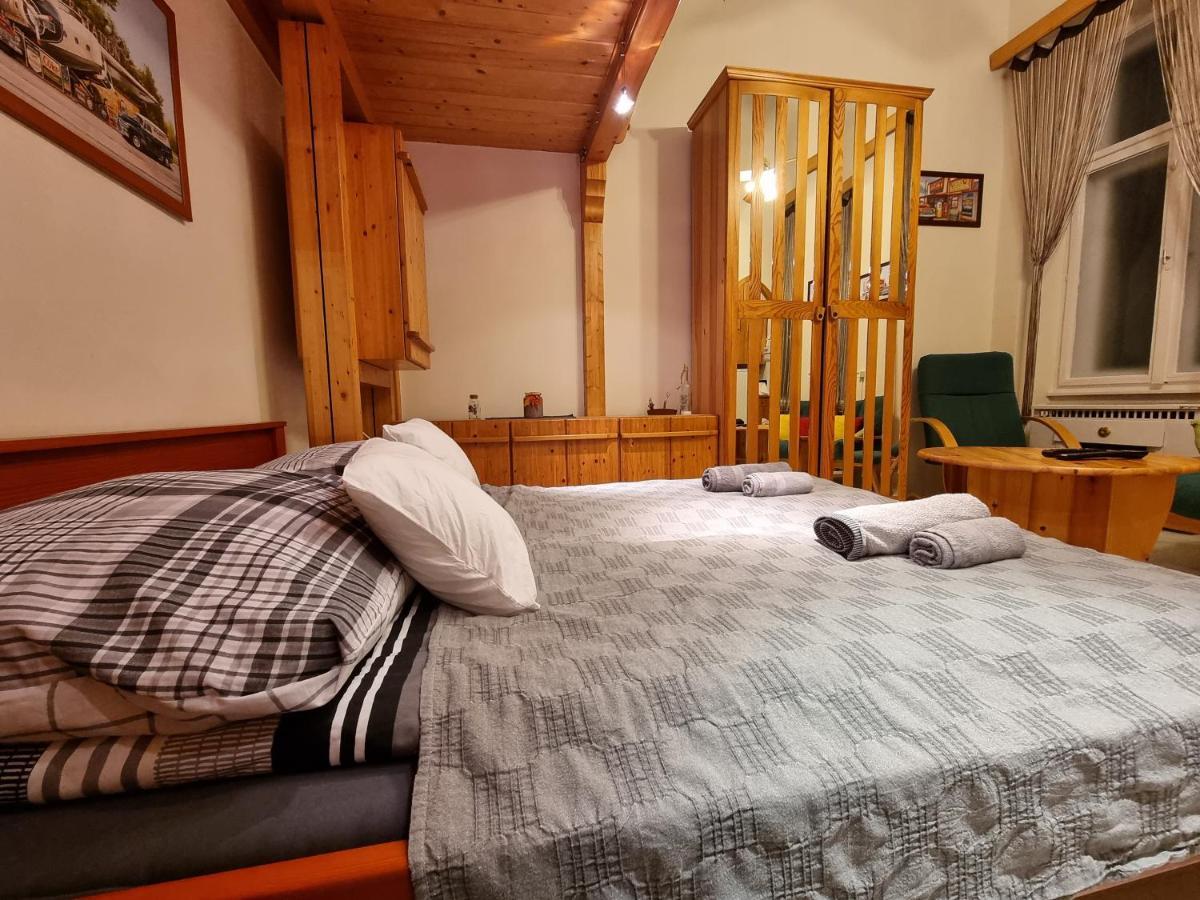Little Cozy Apartman Miskolc Exteriör bild